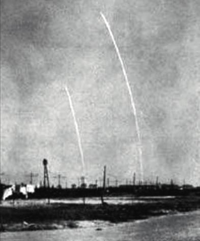 Ofta bröts raketskrovet sönder av luftkrafterna på några tusen meters höjd och exploderade, men detta gav ändå ingen förvarning om man inte råkade titta uppåt i rätt ögonblick eftersom stridsspetsen