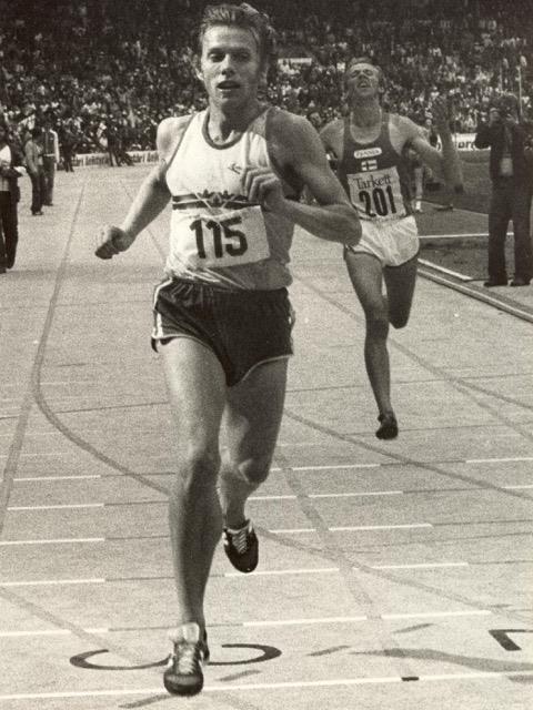 Stor Grabb nr 302 Dan Glans (f 1947) 5000m 13,22, 10000m 28,29, 3000m hinder 8.15.32 Dan stod i skuggan av Anders Gärderud, men tillhörde likväl världseliten på 3000m hinder.