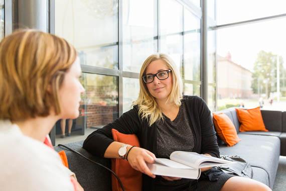 Vad vill vi med Kristianstad Academy? Vi vill skapa en bro mellan näringslivet och offentlig sektor i nordöstra Skåne och studenter vid Högskolan Kristianstad.