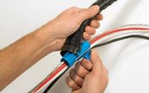 För Helawrap över ditt kablage genom att dra appliceringsverktyget genom kabelskyddet.