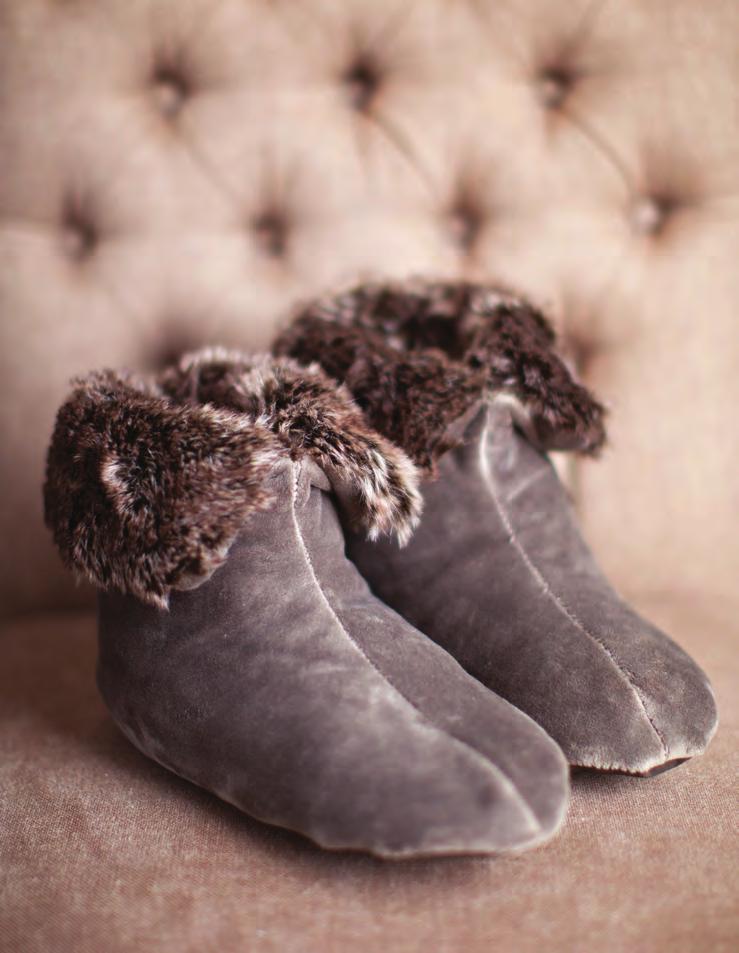 ASPEN BOOTIES Varma lyxiga tofflor av mockaimitation med