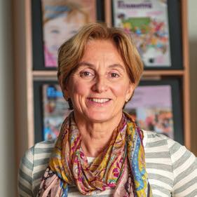 PR-konsult på GCI och Kreab samt interim kommunikationsdirektör på Fastighetsägarna Stockholm. Aktieägande i bolaget: 7 083 aktier samt 52 000 teckningsoptioner. LISE-LOTTE OLDMARK Född 1964.