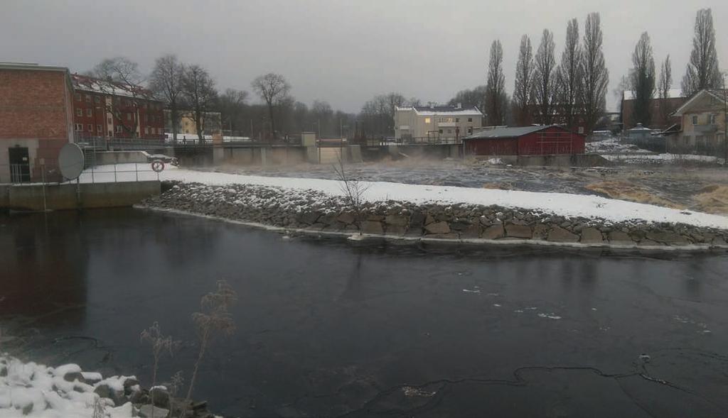 Planeringsunderlaget beskriver konsekvenser av dammhaveri i någon av de primärt undersökta anläggningarna i form av bl. a. resulterande flodvågsegenskaper, översvämningsutbredning och eventuella sekundärbrott i nedströms anläggningar.