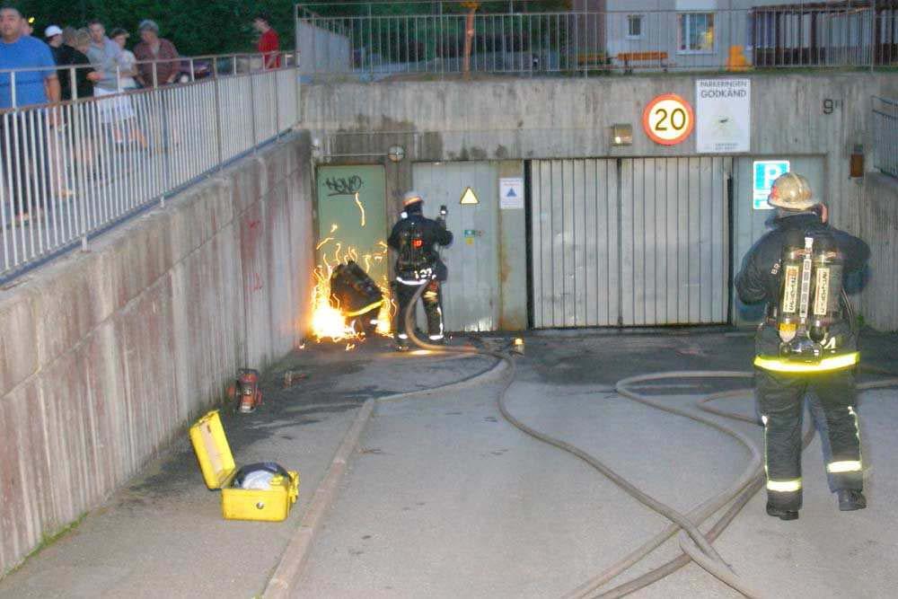 RÄDDNINGSTJÄNSTENS ORGANISATION. I Järfälla finns en brandstation. Järfälla brandkår ingår i ett brandförsvarsförbund som heter Brandkåren Attunda.