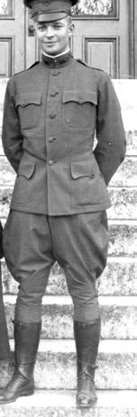 dwight D Eisenhower»Ikes» ledartalanger upptäcktes tidigt Dwight D Eisenhower 1916. Under första världskriget tjänstgjorde han vid olika staber och utbildningar.