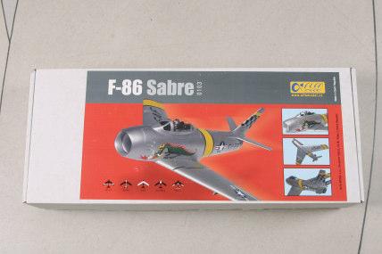 Alfa, F-86 Sabre Vingen är ihoplimmad så modellen går inte att