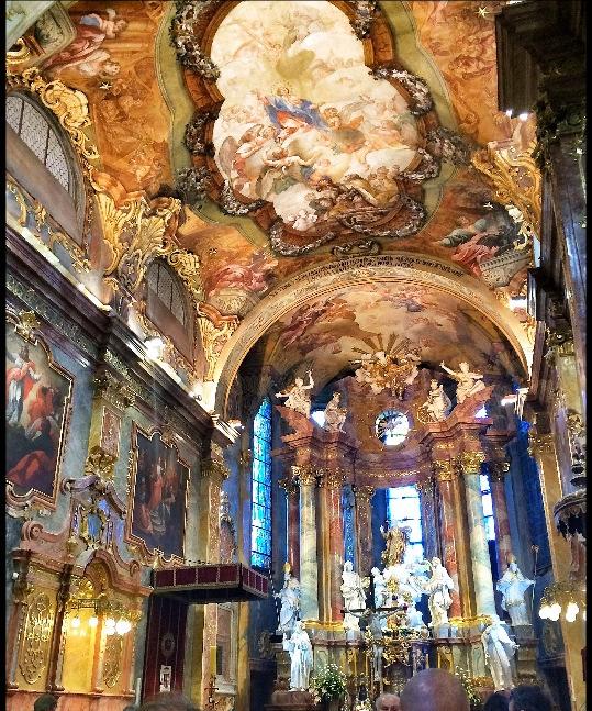 St. Emmerams katedral i slottet i Nitra där stora restaurerings- och konserveringsprojekt pågått i flera år.