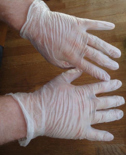 Skärpta hygienrutiner - handskar Använd handskar vid kontakt med kroppsvätskor som kräkning eller
