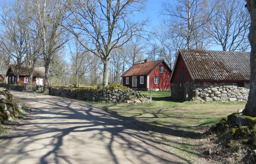 Ett av de mindre boställen som ligger utmed byvägen i Östra Klippingsbo, Klippingsbo 2:10.