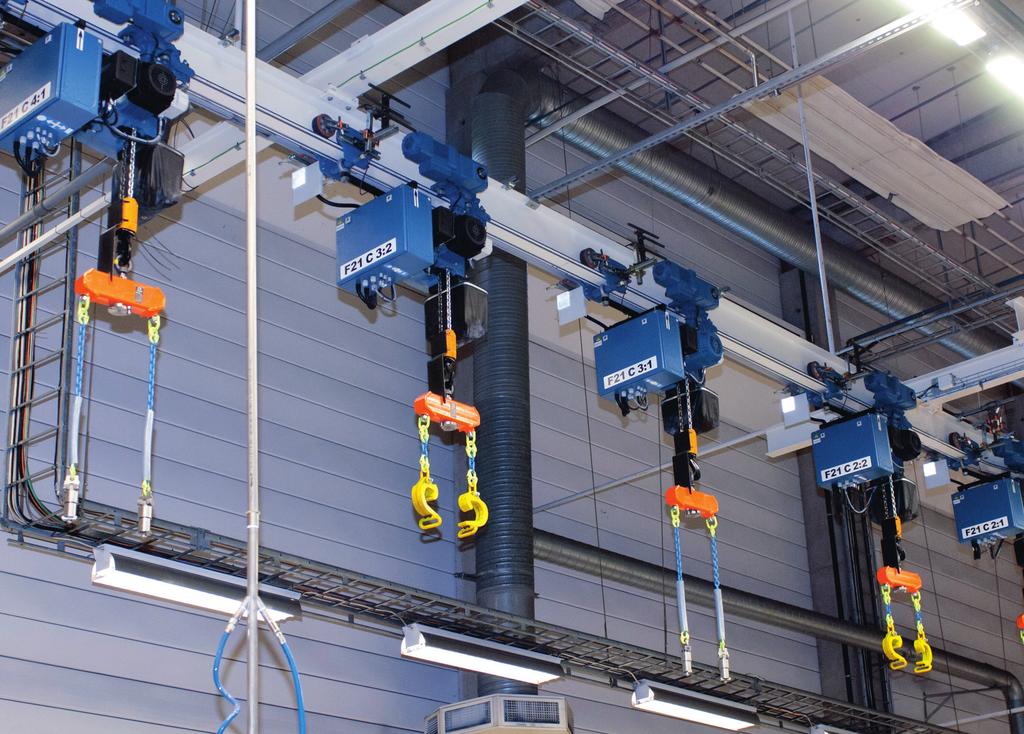 Vi har även levererat ett avancerat styrsystem som garanterar hög precision Kättingtelfer för chassistation. Avancerat styrsystem Driven pelarlyft för ergonomisk hantering.