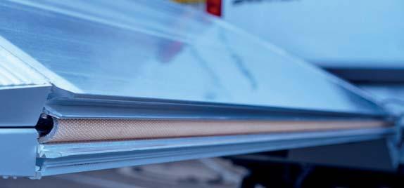 Maximal flexibilitet för lätta fordon FreeAccess Att lasta in tunga lastpallar, men bara lasta ur enstaka paket utan att röra liften? Eller lasta in en rullcontainer men bara lasta ur enskilda paket?
