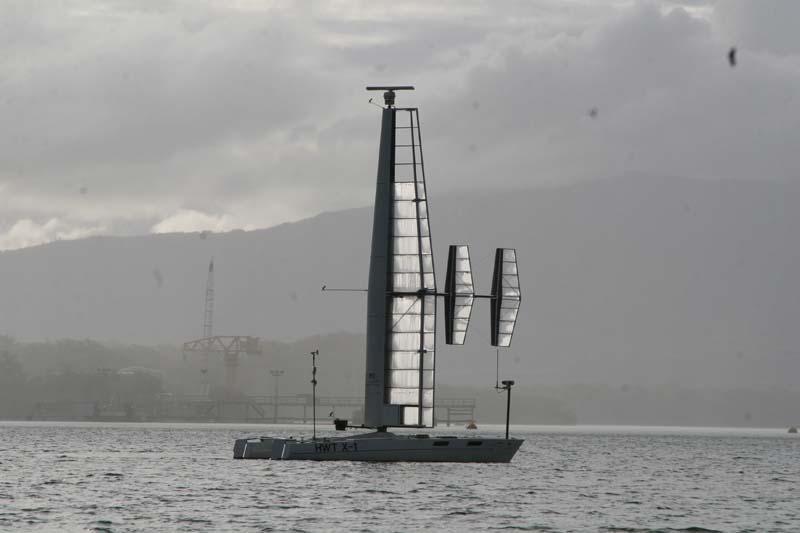 Företaget Harbor Wing har i all tysthet sedan 2006 bedrivit provverksamhet på Hawaii med en AUSV (Autonomous Unmanned Sailing Vessel).