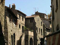 Via Francigena, Orvieto Isola Farnese och Rom, 9 nätter 3(10) Dag 4 Montefiascone Viterbo Den här dagens vandring tar du dig ut från Montefiascones äldre delar på hög höjd med underbar utsikt över