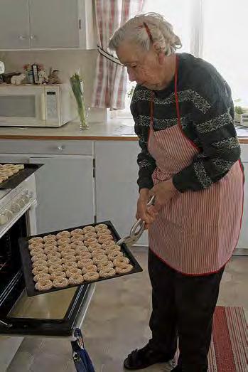 dagen. Samtalet kom och Kerstin pratade med den engelsktalade rösten och överlät sedan luren till gubbarna, en i taget. Samtalet avlöpte bra och gubbarna gick nöjda hem var och en till sitt.
