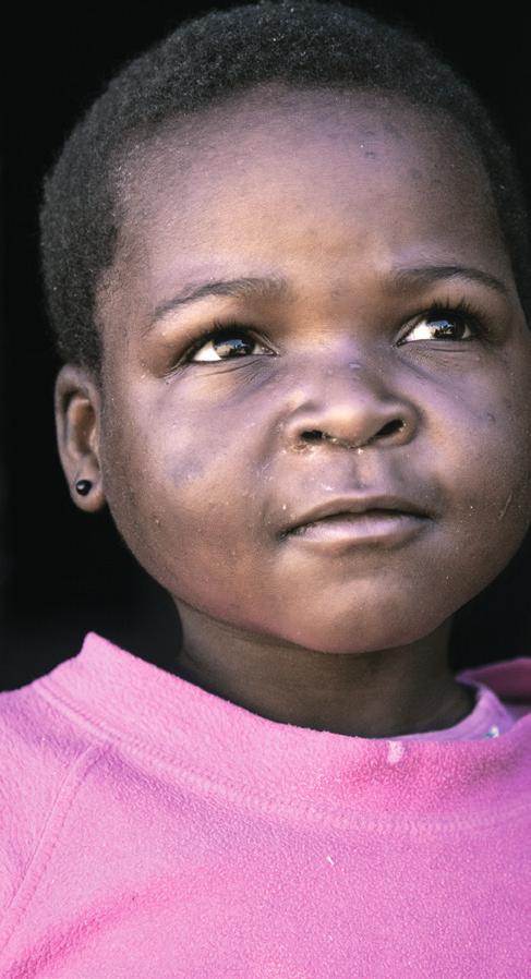 foto: simon stanford/ikon Varje år dör närmare 7 miljoner barn innan sin femte födelsedag. Tebenguni från Swaziland har fått möjligheten att fylla fem. Din gåva ger ännu fler barn en framtid.