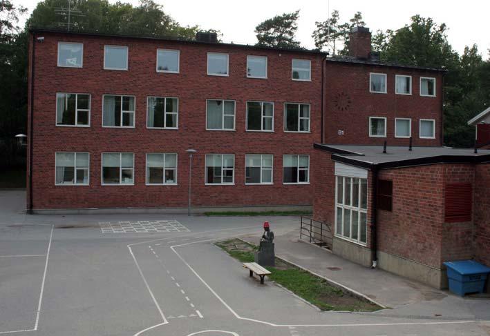 Herrängens skola Under den kommande tioårsperioden har elevprognosen en puckel som visar på ett behov av en 4-parallellig F-6-skola. Därefter ser behovet ut att ligga kring en 3-parallellig F-6-skola.