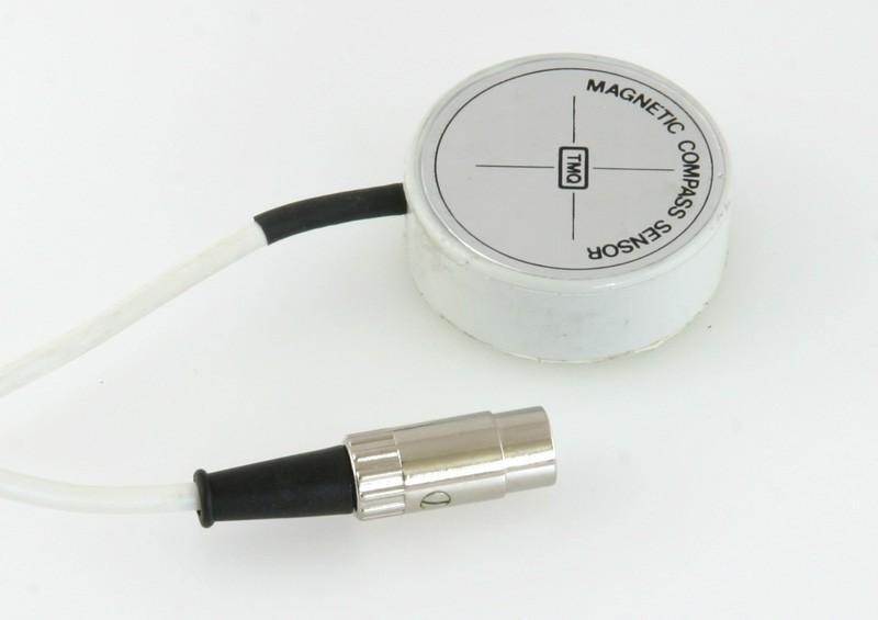 Toppsensor kompass (Optionell) Toppsensor kompassen är främst utvecklad för båtar gjorda av stål där en elektronisk kompass inte kan användas på grund av den magnetiska störningen.