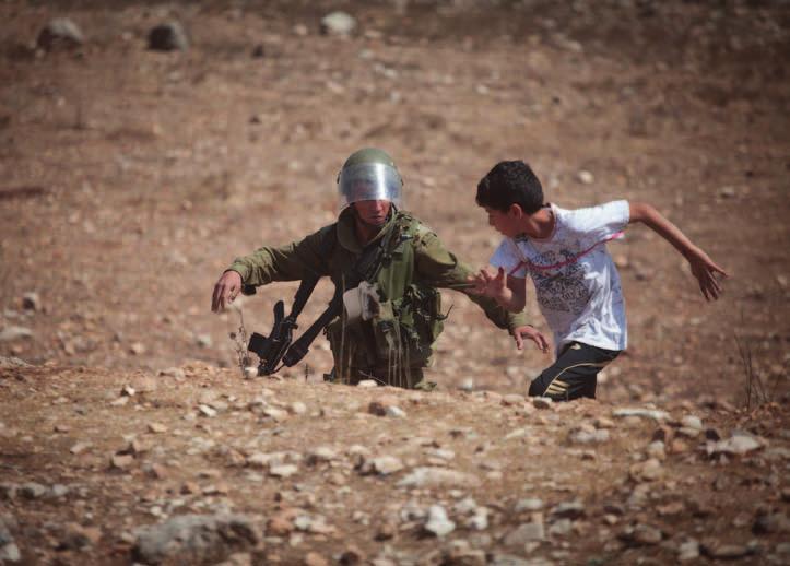 Moussa Abu Hashhash har arbetat hela sitt liv för B Tselem. Moussa Abu Hashhash är fältarbetare för B Tselem i Hebron, en av de äldsta och mest respekterade israeliska människorättsorganisationerna.