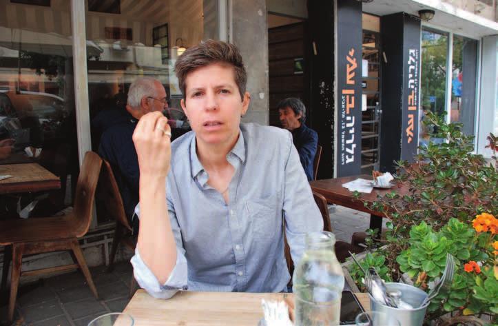 Foto: Catrin Ormestad Det israeliska samhället har blivit alltmer likgiltigt inför palestinskt lidande, säger B Tselems Sarit Michaeli. samhället. Men under den nuvarande verkställande direktören Hagai El-Ad har man fattat flera kontroversiella och i Israel hårt kritiserade beslut.