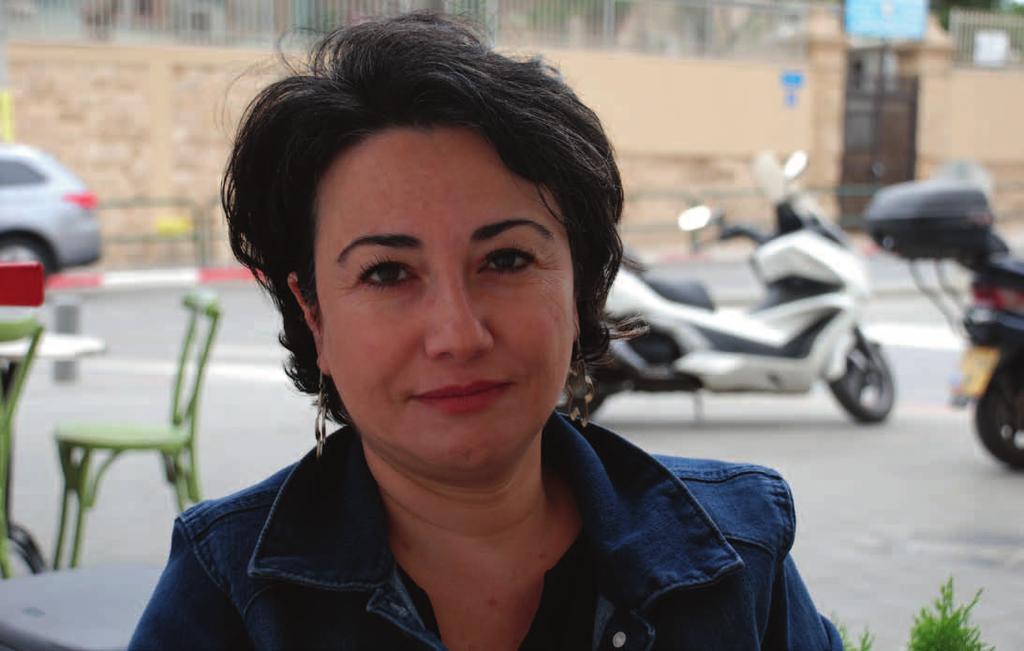 Israels mest hatade kvinna Parlamentarikern Hanin Zoabi vill få palestinierna att tro på sig själva Foto: Catrin Ormestad För den palestinska politikern Hanin Zoabi är mordhot en del av vardagen.