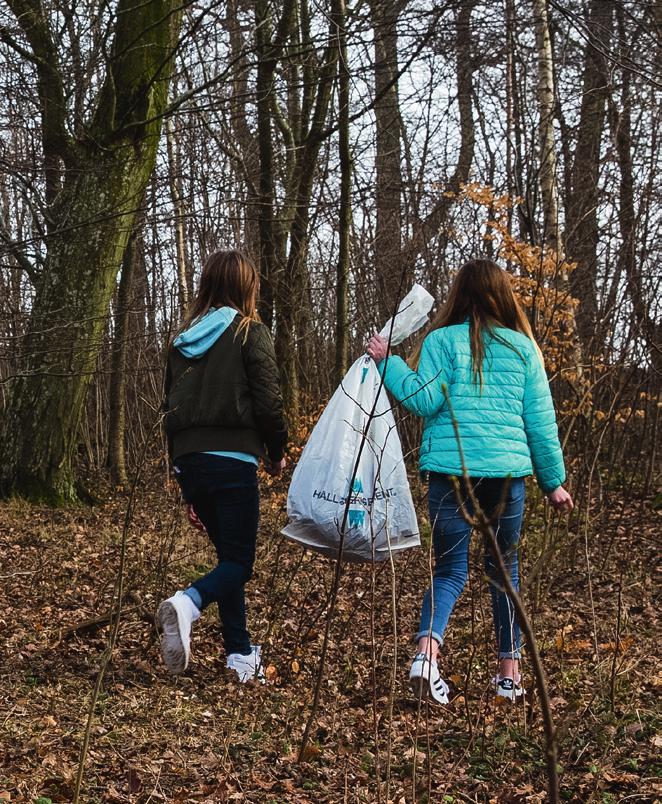 Vad kan det bli av skräpet? Återvunnet glas blir ofta flaskor eller dricksglas, men används även i en speciell asfalt till vägar.