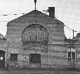 är ett resultat av min platsanalys. Jag valde att fokusera på tre aspekter: den historiska kontexten, solinstrålningsmöjligheterna och de gröna miljöerna i anslutning till tomten.
