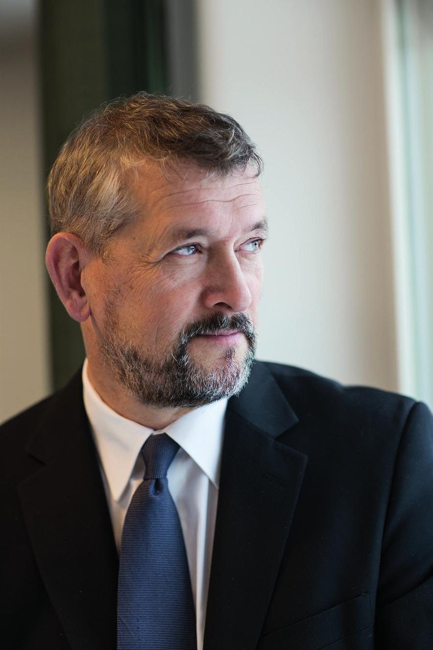 EN ROBUST KRIMINALVÅRD LÅNGSIKTIGT STABILA RESULTAT hantera löst sammanfogade nätverk av grovt kriminella individer med skiftande gängtillhörighet och vars beteende inte lika lätt kan förstås och