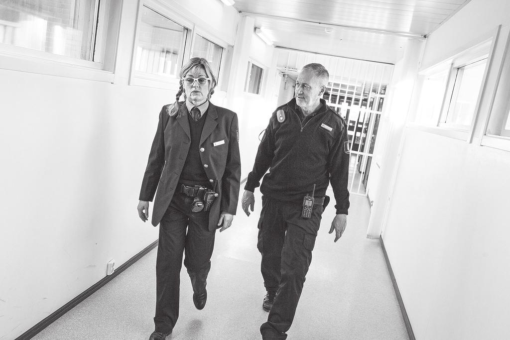 8. PERSONAL RESULTATREDOVISNING 8. PERSONAL Kriminalvårdens årsarbetskrafter har under 2016 ökat med 211 till totalt 9 536.