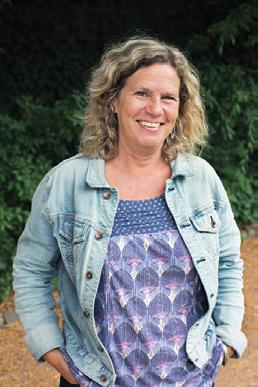 Torsdag 8 november Kulturtorsdag: Gunnel Carlsson Gunnel Carlson är journalist, författare och folkkär programledare för trädgårdsprogrammet Gröna Rum och som trädgårdsjournalist i Go kväll.
