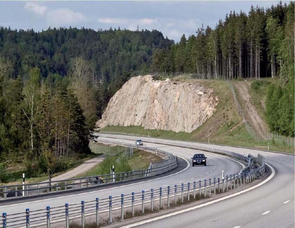 Gestaltning räcke Räcken är den vägutrustning som normalt finns närmast körbanan.