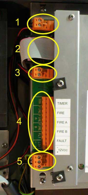 CALIBRATE Kalibrera detektorer - För att kalibrera detektorn trycks knapparna CALIBRATE och SILENCE in samtidigt tills summern kvitteras av en kort ton (omkring 4,3 sek).