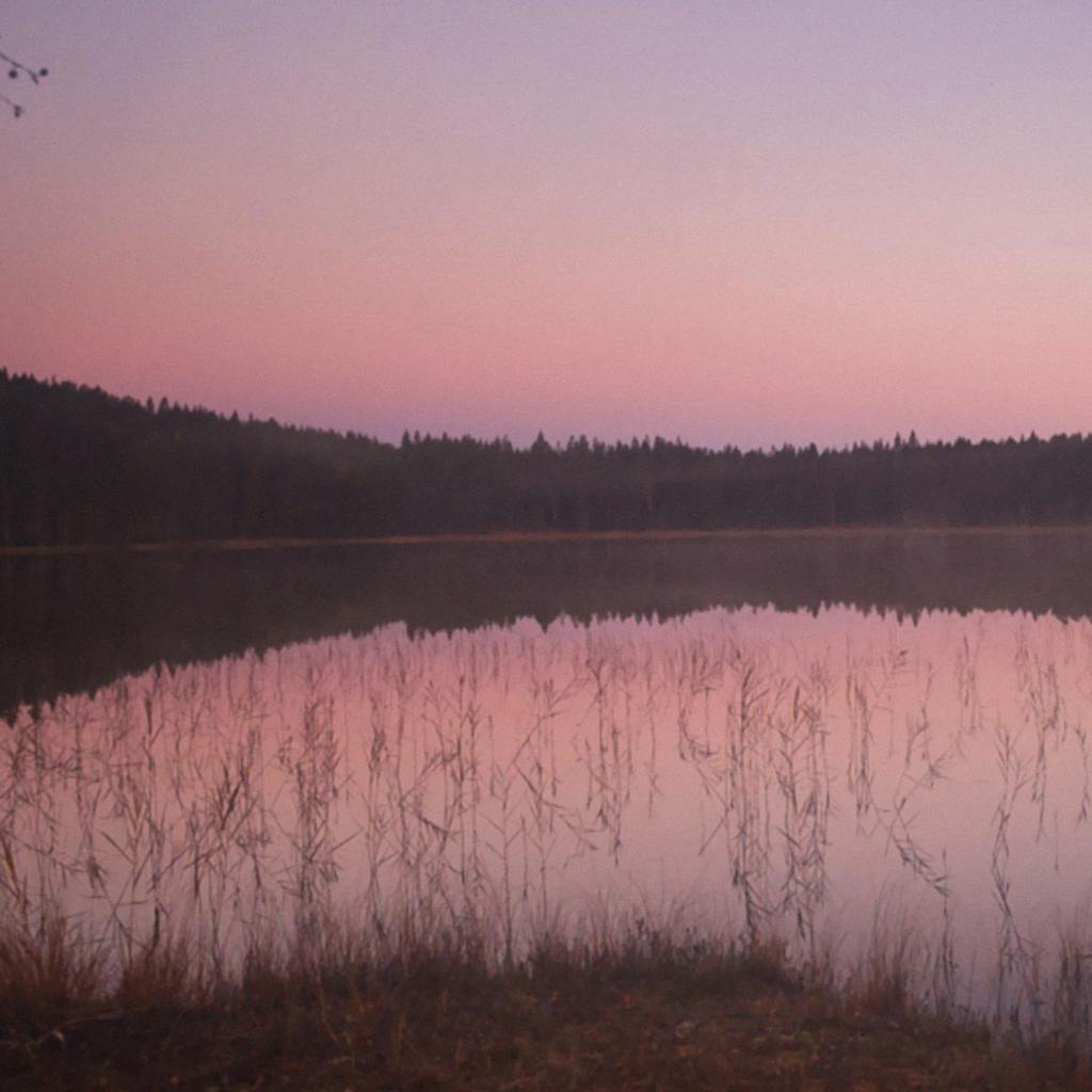 Örebroregionen Sveriges hjärta En attraktiv och pulserande region för alla Området som idag kallas Örebroregionen har alltid varit ett område där vägar möts. Och där vägar möts, möts människor.