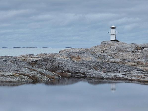 MARSTRAND. Alldeles vid Västerhavets kant, med ett högst unikt läge, ligger Marstrands Havshotell.