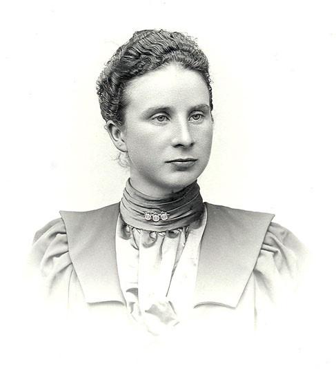 Emma Dahlgren, kvinnan som räddade Tyresta Emma Sofia Dahlgren, född 1858 på Öster Ösby, död 1932 på Tyresta.