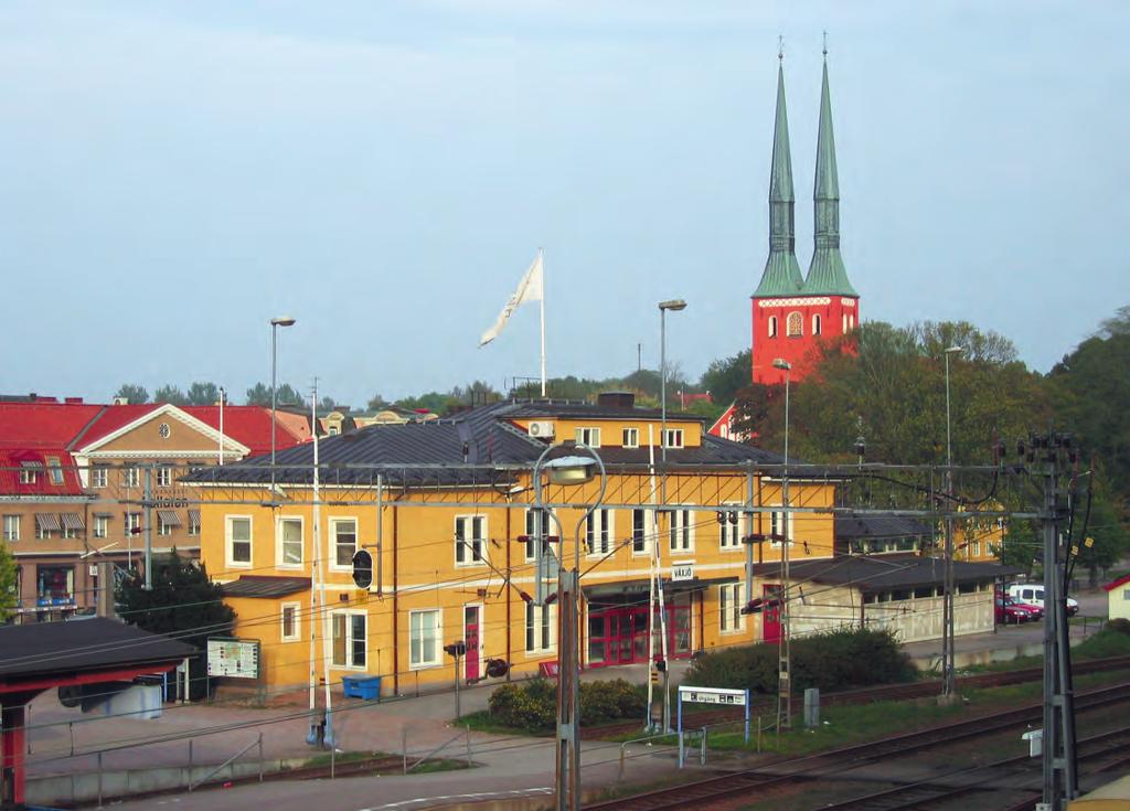 6 ANGELÄGET 2 2017 Växjö - vy mot järnvägsstationen och domkyrkan. Här blir det Släktforskardagar nästa år.