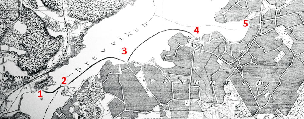 till sjön och den långa bryggången gjorde, att armarna kändes långa av att bära bördorna med mat, dryck och annat ned till bryggan och den väntande vita Vaxholmsbåten.