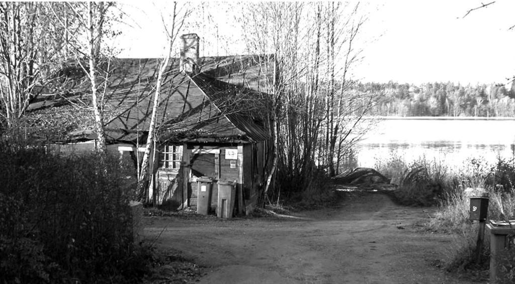 3. Dalens brygga 4. Vendelsö gård 5. Inloppet till Gudö å Nästa anhalt var vår brygga, Dalens brygga, som låg på en av egnahemsföreningens många fritomter.