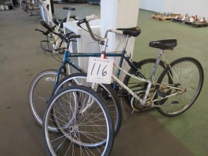 2st äldre cyklar och extra