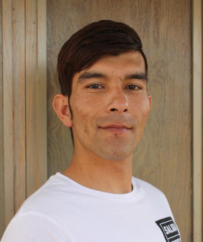 David fick hjälp av Jesus Mitt namn är David Sarullah Moradi och jag är 20 år. Min familj kommer från Afghanistan men jag har bott i Iran hela mitt liv. Jag kom till Sverige 2015.