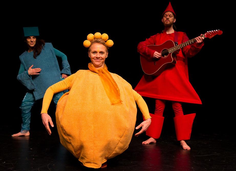 FÄRGERNA - BULLER & BREJA Eva Ekenberg, Simon, Lussi & Olivia DET BOR EN TIGER I MINA HÄNDER Susanne Lind - Musik i Blekinge Färgerna är en humorfylld musik-, dans-, teaterföreställning för de alla