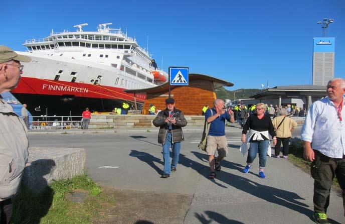 Det är betungande för SDP:s styrelse att bevaka alla kommuner på sin fritid. Därför behöver förbundet med externa medel anställa en person som sköter detta uppdrag.