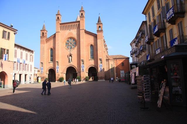 Dal Barbaresco Al Barolo, Alba - Alba, 7 nätter 2(8) Dag 1 Ankomst till Alba I södra Piemonte, mitt i vindistriktet Langhe ligger Alba.