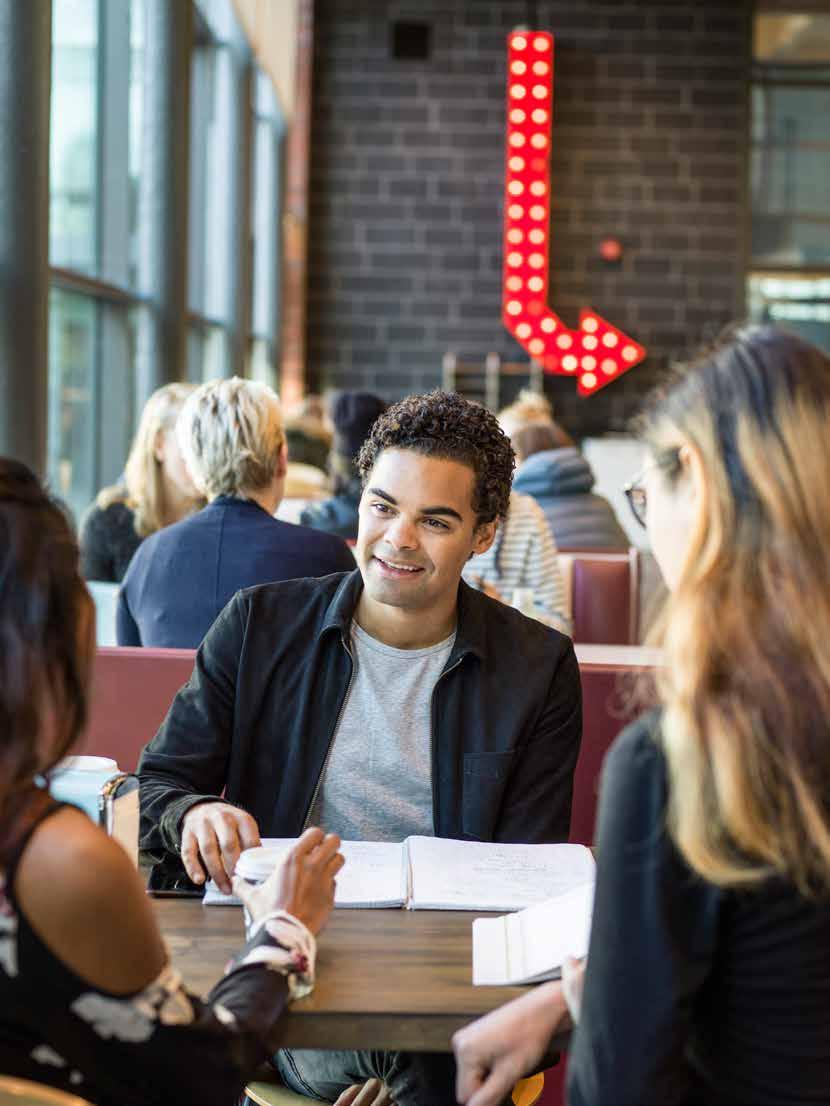 VETENSKAP FÖR PROFESSION Vetenskap för profession tar avstamp i de utmaningar som omvärlden identifierar, medan högskolan som akademiskt lärosäte omvandlar utmaningarna till vetenskapliga problem och