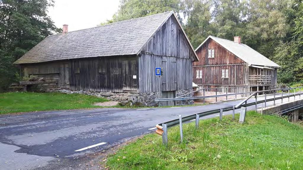 Gundrastorps-Ekholmens kvarn från söder med Ekholmens sågkvarn i förgrunden.