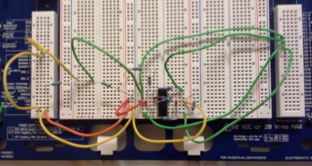 Figur 7: Anslutning av DMM Figur 6: Exampel på hur kretsen kan kopplas upp Spänningen Supply i schemat kommer skapas av enheten Variable Power Supply (VPS).