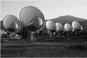 har känslighet jämförbar med Big Ear (som uppfångade Wow signaken) SETIs historia X: Allen Telescope Array Byggs vid Hat Creek utanför San Francisco Tänkt att
