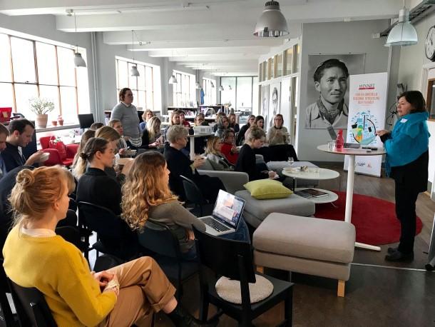 LUNCHWORKSHOPEN Birgitta Andersson, expert på jämställdhetsintegrering på SKL inledde lunchen med en