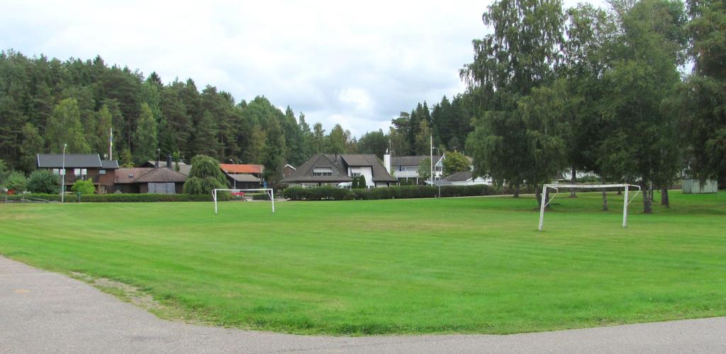 Förutsättningar och förändringar Natur och kultur Mark och vegetation Marken i planområdet består huvudsakligen av plana gräsytor.