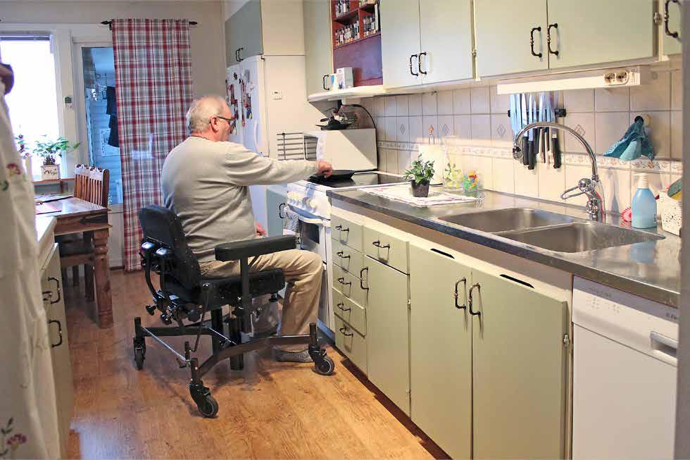 Arbetsstol Heavy Duty Euroflex Heavy Duty är en arbetsstol utvecklad för storväxta och tunga personer med funktionshinder.