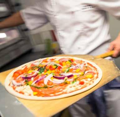 Classic Pizza är en driftsäker pizzaugn, som klarar hög belastning under längre tid. Ugnen finns att tillgå i fyra olika bredder och med upp till tre däck.